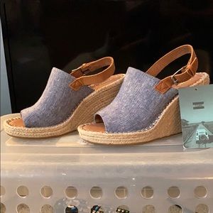 Toms Wedges never worn!!